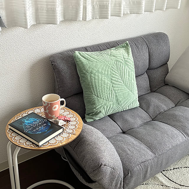 Lounge,読書スペース,暮らしの投稿,ティータイム,ニトリ,カフェコーナー,マリメッコ,マリメッコマグ,マリメッコマグカップ,マリメッコ ウニッコ,ソファ,クッションカバー,コンパクトソファ yukkaの部屋