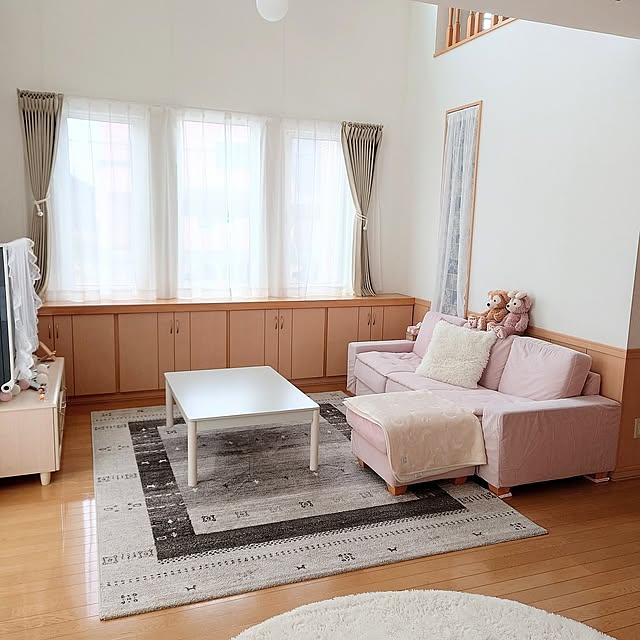 【写真でルームツアー】大好きな色とお気に入りアイテムで彩る、愛着溢れるおしゃれ空間。yukaさんのお家をご紹介！