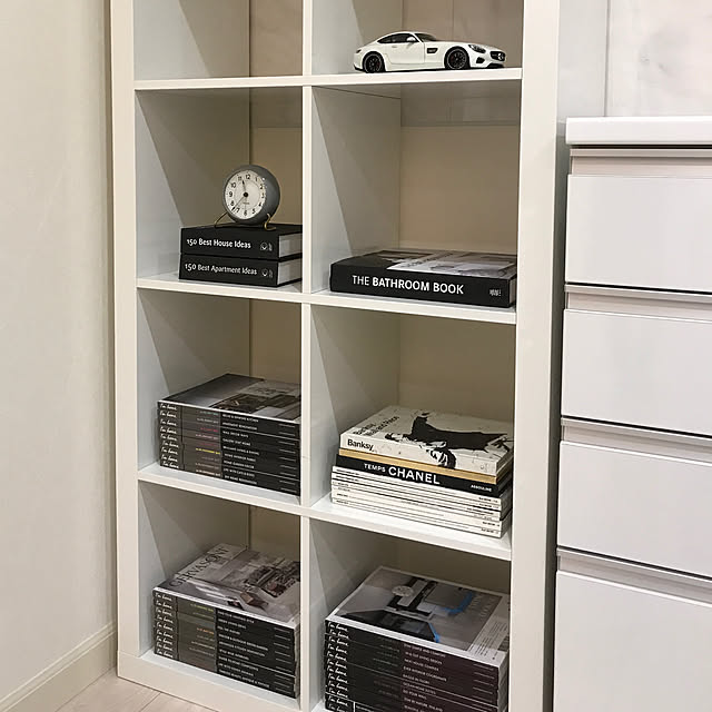 My Shelf,アルネ・ヤコブセン,ミニカー,IKEA,モノトーン,ブックシェルフ,本棚,STATION,目覚まし時計 sigislccの部屋