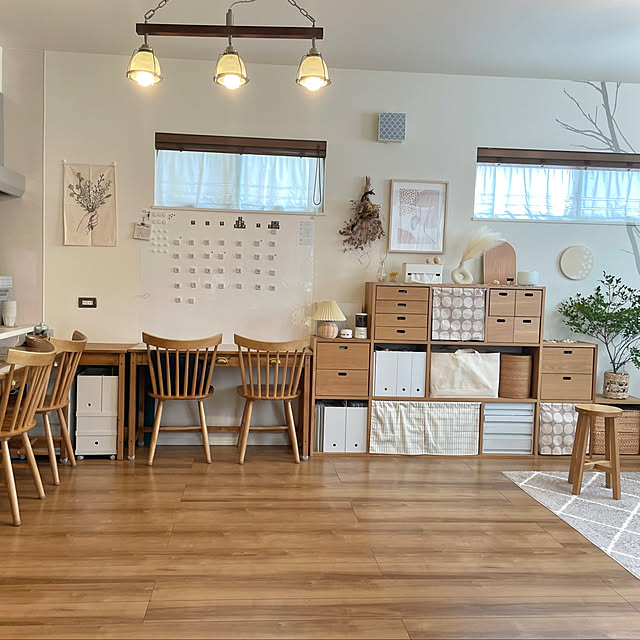 Lounge,木製家具,無印良品,ナチュラル,北欧,北欧インテリア,ナチュラルカラー,絶賛模様替え中,いいね&フォローありがとうございます☆,なかなか訪問できずごめんなさい(;_;),観葉植物のある暮らし,訪問ありがとうございます♡,生活感をなくす努力,緑がある暮らし,スタッキングシェルフ無印良品,柔らかい雰囲気作り,ドウダンツツジのある暮らし,タイムライン回れてなくて、ごめんなさい。,縦型の間取り,インテリアの変化を楽しむ,観葉植物のある生活 nisshinの部屋