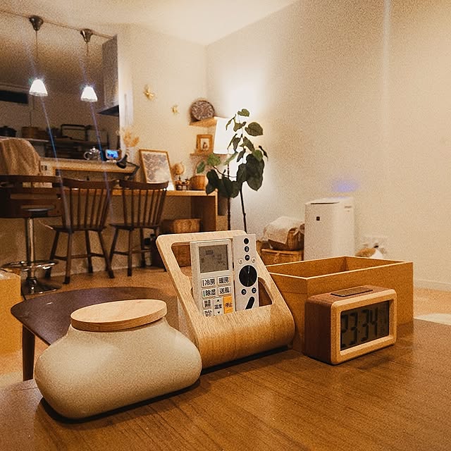 Lounge,リモコンの置き場所,ナチュラル,かご収納,ブラウン,くつろぎ空間,リラックス空間,素朴,あたたかみ,落ち着いた,アンティーク風,カントリーインテリア anri193の部屋