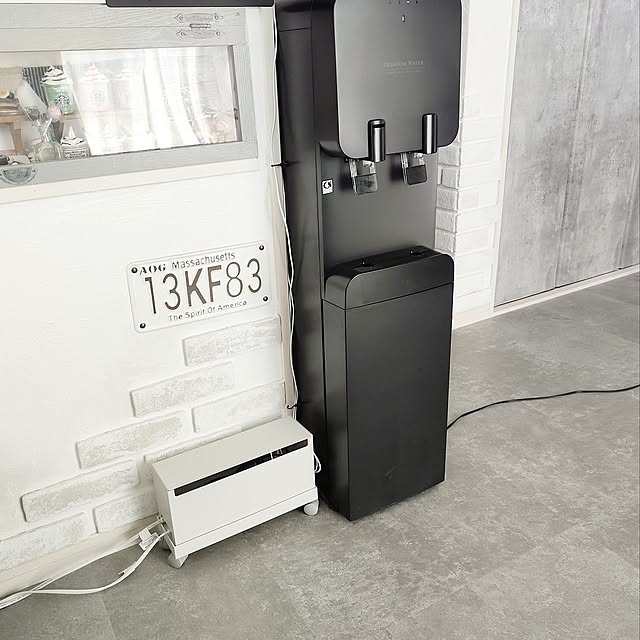 買ってよかったもの,無印良品,ケーブルボックス,ケーブル収納,ケーブル隠し,ポリプロピレン収納ケース用キャスター,スチールタップ収納箱フラップ式 saayaの部屋