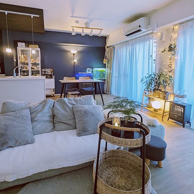 Lounge,明かりのある暮らし,間接照明大好き,まぶしいのが苦手,山小屋で過ごすくらいの明かりが最高 noahの部屋