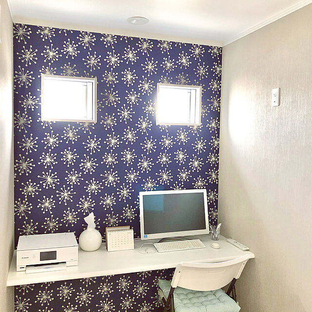 書斎,サンゲツ壁紙,白いPC,白いプリンター,北欧テイスト,テーマのあるお部屋作り,On Walls Denchanの部屋