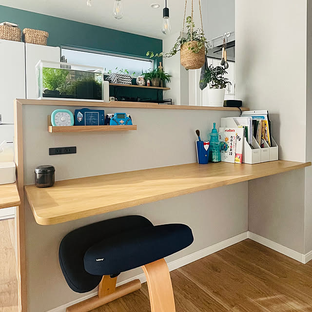 Lounge,めだか,バランスチェア,リビング学習,学習スペース,無印良品 壁に付けられる家具,電動鉛筆削り,スタディースペース,ワークスペース,子どもと暮らす,子どものいる暮らし,買ってよかったもの,カウンターキッチン,カウンターテーブル kurinokiの部屋