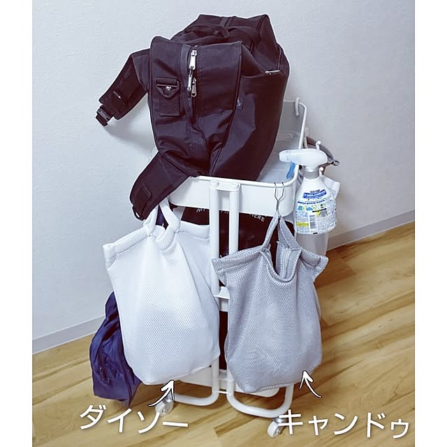 My Shelf,通学・通園グッズ収納,中学生男子の部屋,子供部屋,通学グッズ,息子の部屋,こどもと暮らす,イベント参加中,あとでゆっくりお邪魔します♡,イベント用に再投稿,学校かばん置場,学校用品の収納場所,築古マンション,低予算リノベーション,3段ワゴン,複数枚投稿(２枚),ダイソー,色違い,100均アイテム,色ち買い,洗濯ネット,時短アイテム,体操着袋は洗濯ネットで代用,体操着袋,ワゴン収納,DCM,DCM ホーマック,こどものいる暮らし hihaの部屋