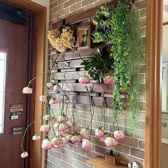 Entrance,ドライフラワー作製中,玄関収納,すのこDIY,DIY,植物のある暮らし,植物が癒し,ピエールドゥロンサール,薔薇のある暮らし CoffeeHouseの部屋