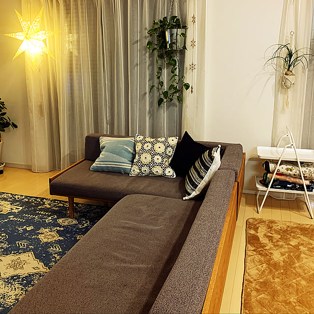 ソファ,IKEA,momo natural,daysofa,観葉植物,フェイクグリーン,照明,Lounge memereonの部屋