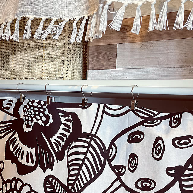 My Shelf,収納下手でも,収納上手になりたい♬,スッキリ暮らしたい,収納下手,100均カーテンクリップ,100均布,100均,マリメッコ布,目隠しアイデア,隠す収納,RCの出会いに感謝♡,笑顔多き1日になりますように♡,いつもありがとうございます♪感謝☆,イベント参加,笑うことを忘れずに＊,笑う門には福 来たる◡̈⃝︎ seiの部屋