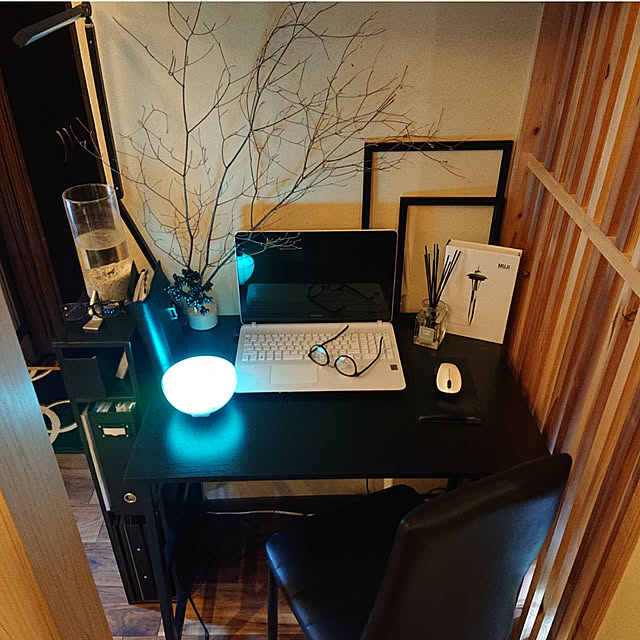 My Desk,Philips Hue,Hue Go,Hue Bluetooth,ワークデスク,ライト照明 hi..ihの部屋