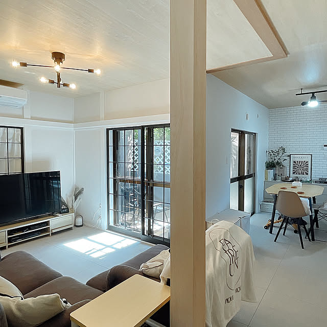 Overview,リフォーム,サンゲツ,サンゲツ壁紙,リフォーム 中古,おしゃれな家にしたい,サンゲツクロス,こどもと暮らす,すっきり暮らす,移住,アートのある暮らし,心地よい暮らし,サンゲツ フロアタイル,築古住宅,築古狭小,モルタル風タイル manahomeの部屋