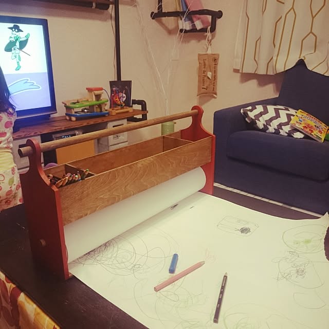 Lounge,DIY,ブライワックス,子供と暮らす,IKEA,お絵描き,おえかきロール紙,100均リメイク,カッティングボードリメイク yurijiの部屋