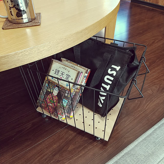 Lounge,10分でできる,ダイソー,アイアンバスケット,テーブル下収納,キャスター付き,一時置き場,100均リメイク TSUKIの部屋