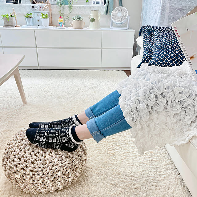 好きな雑誌,力が抜けて気持ちいい,やりきった感,ソファーのある暮らし,癒しの時間,寛ぐ時間,プフ,好きな時間,RCの出会いに感謝♡,Lounge,RoomClipショッピングで買ったモノ,RoomClipショッピング,2階リビング miyuの部屋
