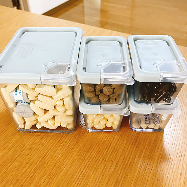 Kitchen,サプリメント詰め替えボトル,サプリメントボトル,サプリメント入れ,整理収納,モノトーン雑貨,プリメント収納,サプリメントケース,ダイソー,100均,雑貨 simplelife1811の部屋