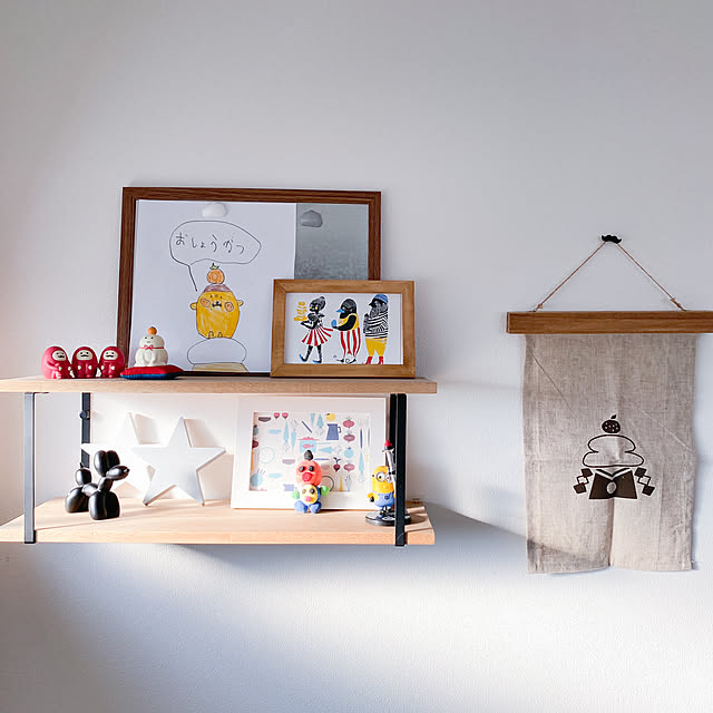 On Walls,子供の作品を飾る,ポストカード,お正月インテリア,子供部屋,100均アイテム,壁面収納,100均DIY,セリアDIY keiの部屋