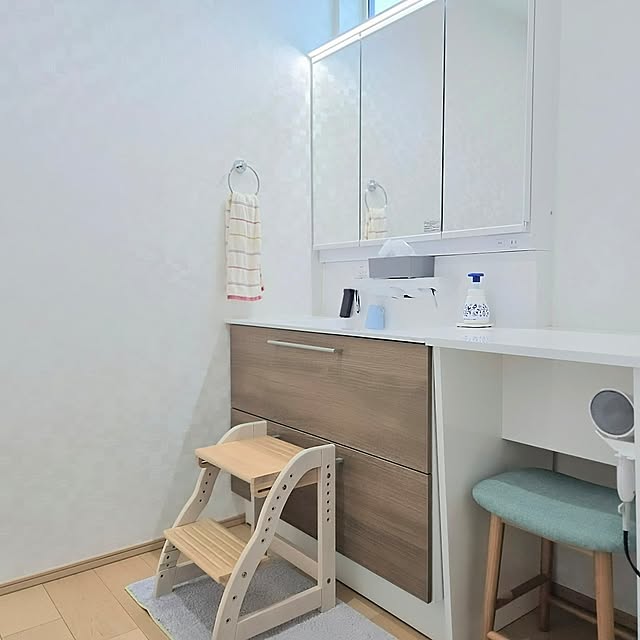 Bathroom,洗面所,ベビー用品,TOTOオクターブ,ステップ台,タンスのゲン,キッズ踏み台,手洗い用ステップ,子どものいる暮らし,赤ちゃんのいる暮らし ieteriorの部屋