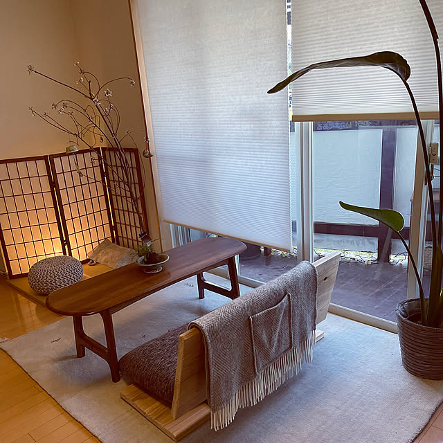 On Walls,植物のある暮らし,漆喰壁DIY,ウッドデッキDIY,ウッドデッキ,ジャパンディ,掃き出し窓,おうちcafe,hyggeな暮らし,秋の夜長,ギャッベのある暮らし,和と北欧の融合,落ち着いた雰囲気 taka17cafeの部屋