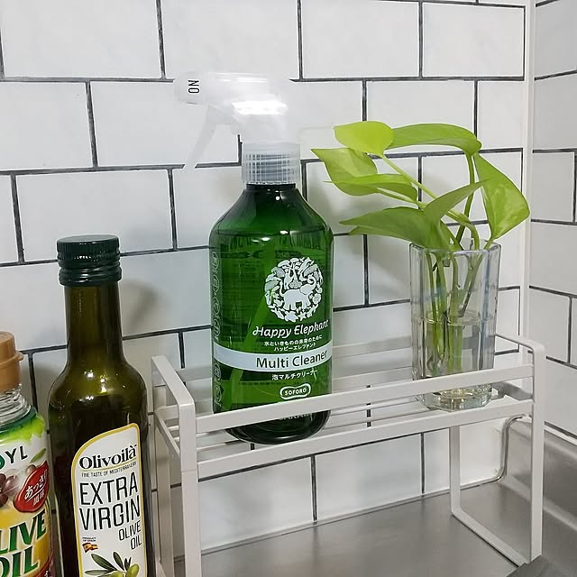 Kitchen,年末大掃除,サラヤ,ハッピーエレファント,マルチクリーナー,スリコ,スパイスラック,シール壁紙,ホームセンター,オイル,ポトス水挿し,グリーンのある暮らし,セリアの雑貨,レンガ柄壁紙,裏紙のないそのまま貼れる壁紙 meiの部屋