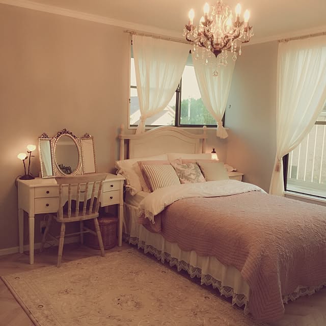 Bedroom,シャンデリア♡,フレンチカントリー,シャビーシック,シャビーが好き♡ maki_poohの部屋