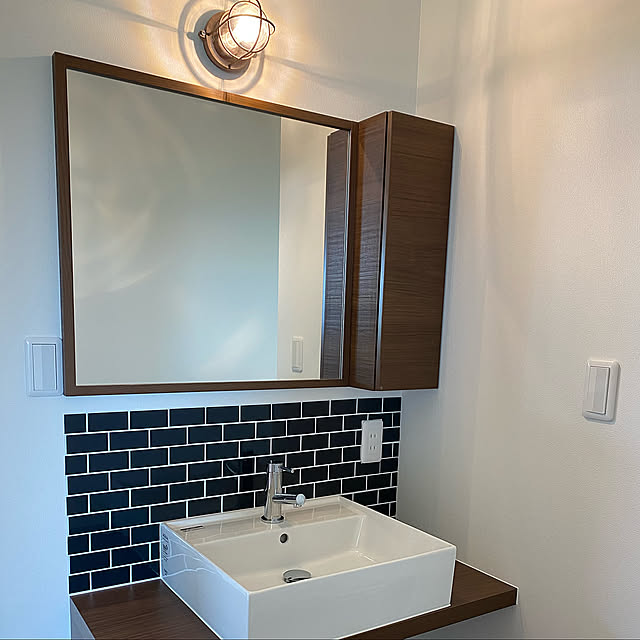 マリンランプ,エスタ,リクシル,黒タイル,タイルシート,洗面所DIY,洗面所,Bathroom nachomeの部屋