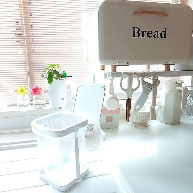 Kitchen,定番アイテム,生ゴミ入れ,tower,towerシリーズ,蓋付きポリ袋エコホルダー,ブレッドケース,BRUNO,ステンレスポット,キッチン雑貨,サポートラック,いいね、フォロー本当に感謝です♡,フォロワーの皆様に感謝です♫,いつも見て頂きありがとうございます♡,温かいコメントありがとうございます♡,皆さんの優しさに感謝です☆*。,素敵な出会いに感謝◡̈*♡.°⑅,十分にご訪問出来てなくごめんなさい,ご訪問が遅くなりごめんなさいm(__)m,今月もよろしくお願いします◡̈*♡,後程ゆっくりご訪問します(❁ᴗ͈ˬᴗ͈),2枚投稿です♡,連投してます*_ _)ﾍﾟｺﾘ♡,コメントお気遣いなく(⁎ᴗ͈ˬᴗ͈⁎) fleur-mamanの部屋