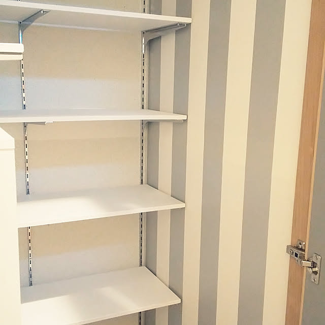 My Shelf,ストライプ,マスキングテープ,マスキングテープ　壁,DIY棚,シンプル,DIY女子,DIY初心者,北欧ナチュラル,しろが好き*,ハンドメイド,こどもと暮らす。,DIY,手作り,北欧,ハンドメイド shawmuの部屋