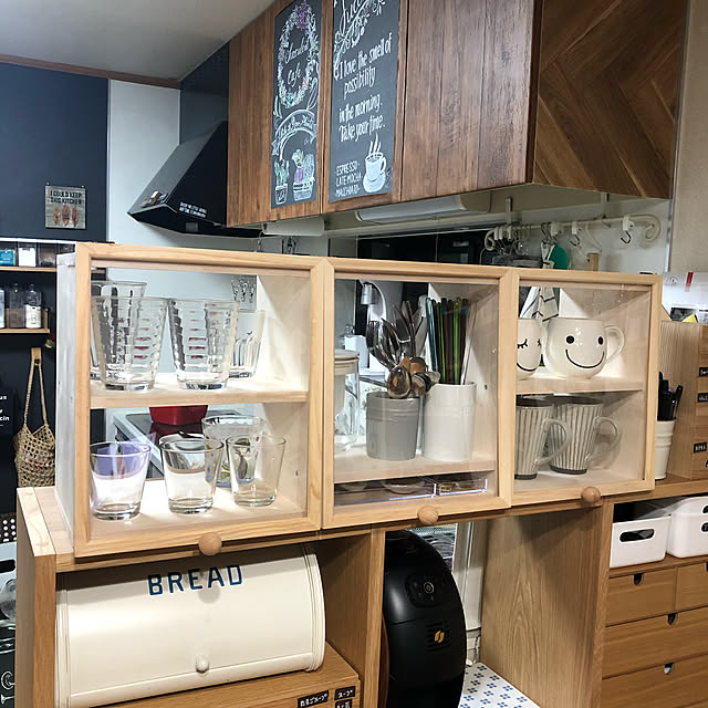 セリアの取っ手,ダイソー額縁,パタパタ扉,マグカップ 収納,グラス収納,ショーケースDIY,いつもいいねやコメントありがとう♡,いつも楽しませてもらってます,Kitchen,食器棚DIY,ディスプレイ棚 CoffeeHouseの部屋
