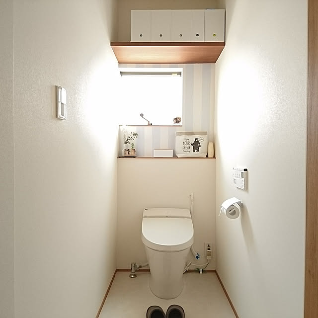 Bathroom,無印良品,カレンダー,トイレ,ドライフラワー,セリア,ストライプ,100均アイテム,フェイクグリーン,リメイクシート,ウェットシートケース,ストライプ柄,ポリプロピレンファイルボックス,ペーパーストレージバッグ yukoの部屋