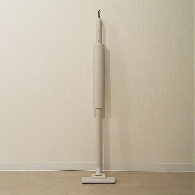 Lounge,掃除機,白いフローリング,マンションインテリア,リノベーション物件,断捨離,無印良品,キッチン収納,シンプルインテリア,シンプルナチュラル,リビング,ミニマリスト,白い床,すっきりインテリア,物が少ない家,シンプル mikanの部屋