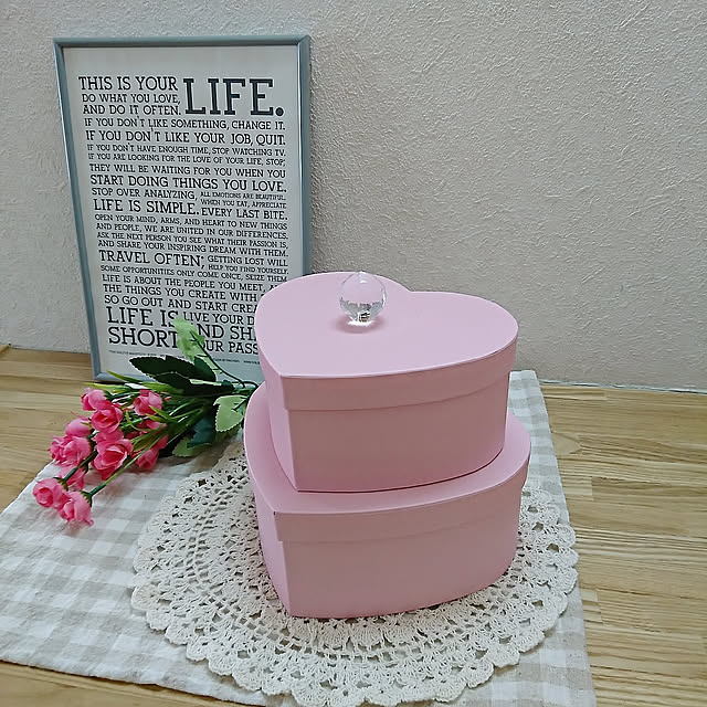 My Desk,ダイソー,ペーパーボックス,ハート型,ピンク,かわいいもの♡,いいね、フォロー本当に感謝です♡,コメント嬉しいです♡ありがとう♡,セリア,楽しく暮らす,おうち時間,ギンガムチェック yukaの部屋