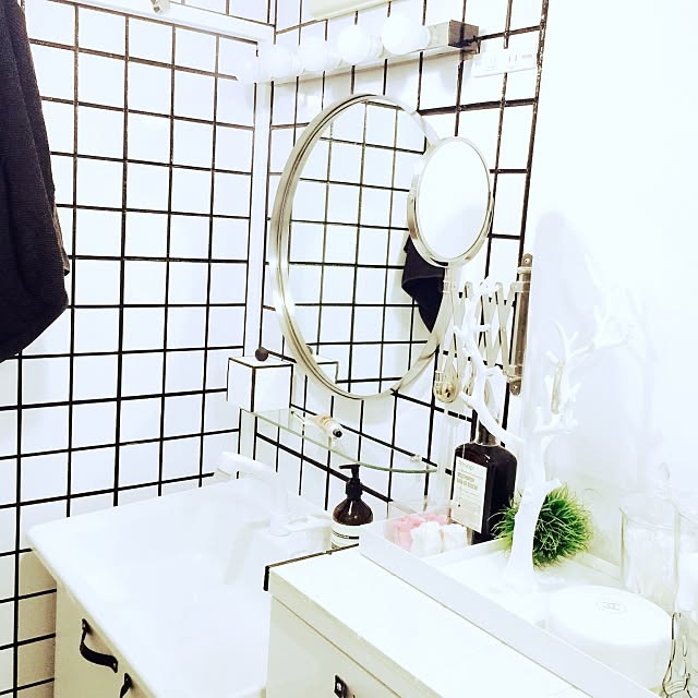 Bathroom,白黒,モノトーン,DIY タイル貼り,Aesop,IKEA,GRUNDTALミラー,FRACKミラー,BARENガラス製シェルフ yoshiの部屋