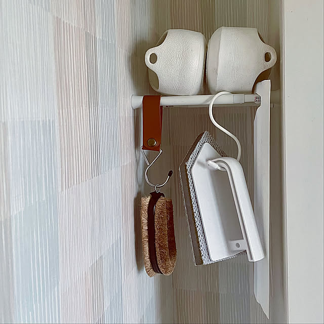 Bathroom,風呂用品,セリア,吊り下げ収納,100均,百均,Daiso,バスブーツ,ツッパリ棒,隙間活用,隙間収納,洗面所,お掃除グッズ,お掃除グッズ収納,スキージー yukichi.wanwaの部屋