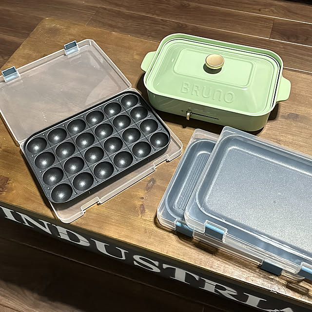 Kitchen,キャリーケース収納,100均アイテムで収納,キッチン収納,セリア,100均便利グッズ,BRUNOコンパクトホットプレート,省スペース化,収納術,シンデレラフィット♡ mitsukiの部屋