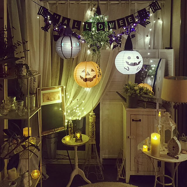 On Walls,ハロウィン,サンルーム,ダイソー,セリアの電球型ペンダントライト,ジュエリーライト,セリア,ダイソーのランタン,ハロウィンナイト asmaの部屋