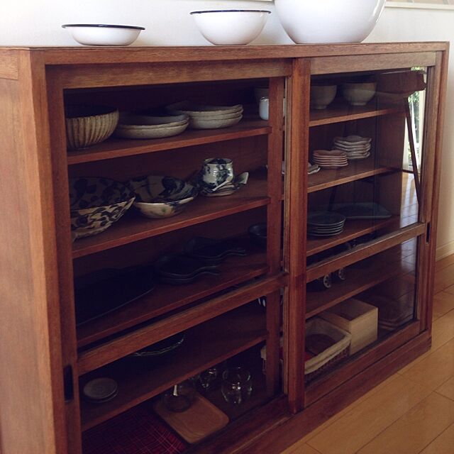 Kitchen,食器棚 古道具,古道具屋サンで,食器,琺瑯,益子焼 Asukaの部屋