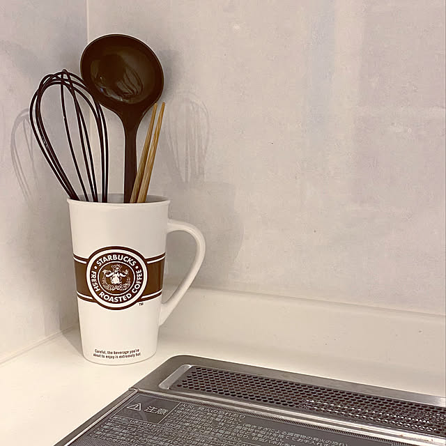 代用アイテム,限定品,お土産,スタバのマグカップ,スタバのマグ,スターバックス,菜箸代わりに普通の箸,菜箸,泡立て器,お玉,キッチンツール入れ,キッチンツール,マグカップ,Kitchen,イベント参加,ロゴデザインが違う sasaeriの部屋
