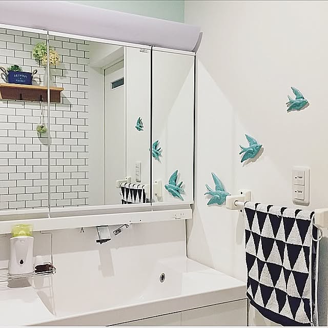 Bathroom,洗面台,洗面所,陶器の鳥,ウォールデコ,倉敷意匠の陶器,倉敷意匠,タオルハンガー Tsubasaの部屋