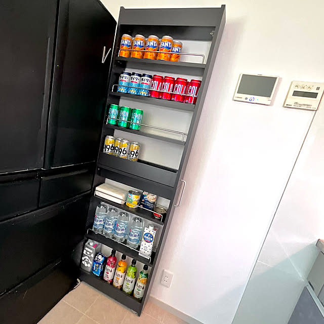 My Shelf,棚,キッチン収納,隙間活用,観葉植物,家族,調理器具,インテリア,DIY,キッチン,セリア,モダン,シンプル,一軒家,モノトーン,リノベーション,ホテルライク,シック,花のある暮らし,ミニマリスト,モノトーンインテリア,戸建て, 賃貸 momokyuの部屋