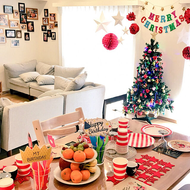 Lounge,クリスマスパーティー,テーブルコーディネート,カラフル,クリスマスイルミネーション,クリスマスディスプレイ,ハンドメイド,LEDイルミネーション,星,マンションリノベーション,クリスマス カラフル,カラフルインテリア,カラフルポップ rcmatoの部屋