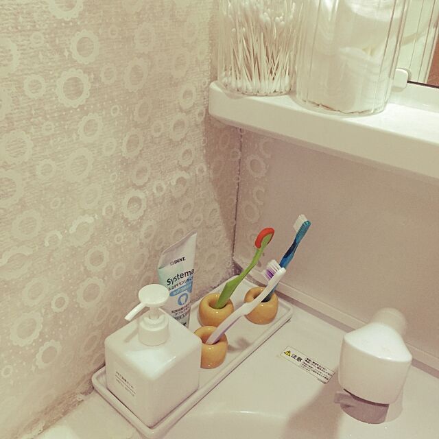 Bathroom,洗面台,磁器歯ブラシスタンド,無印良品,白磁トレー,ガラスコットン・綿棒入れ sammyの部屋