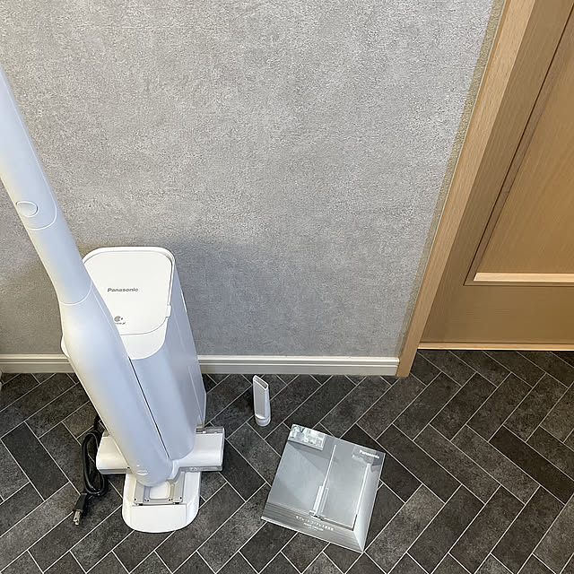 ヘリンボーンクッションフロア,セパレートコードレス掃除機,Panasonic,Bathroom natsuの部屋