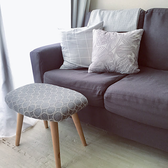 Lounge,ミナペルホネンタンバリン,スツールカバー,クリッパンのブランケット,マリメッコ 生地,クルイェンポルヴィ,ソファーカバー手作り,クッションカバー 手作り,椅子,ダイソー,賃貸マンション ichi.の部屋