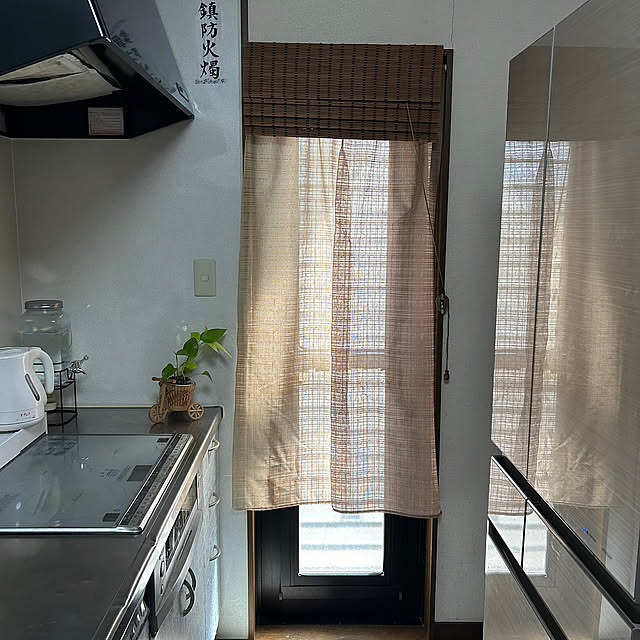 Kitchen,ニトリ,のれん,４枚投稿です,水差しポトス,キッチン小窓に…,キッチン勝手口,シェード葦簀カーテン,節電,観葉植物,グリーン,植木鉢,素敵な出会いに感謝♡,RCの出会いに感謝♡,お返事遅くてごめんなさい(人д｀),夏 ritsukoの部屋
