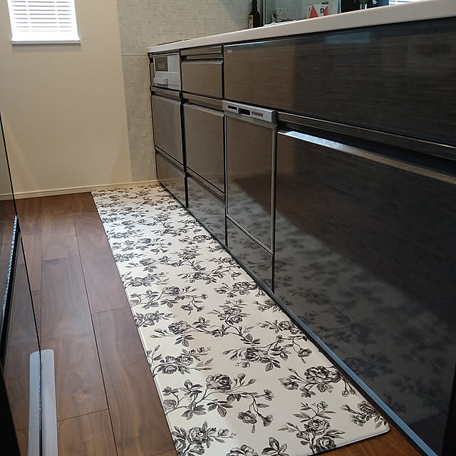 Kitchen,キッチンマット,Francfranc,タカラスタンダード グランディア,ウォールナット床,スタイリッシュモダン,R4.06.04,花柄模様 izumikoの部屋