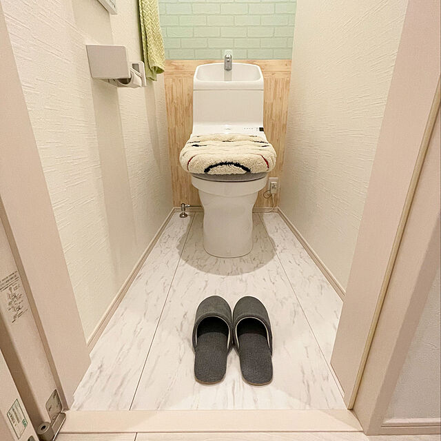 トイレマットは敷かない派,トイレマットやめました,トイレ,トイレの壁,タイル柄壁紙,Bathroom mi3.jpの部屋