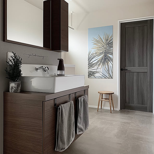 Bathroom,夏の模様替え,LIXIL,エコカラットセルフ,DIY,エコカラット,エコカラットセルフ アンバサダー,部屋干し,ランドリースペース,室内干しスペース,部屋干しスペース,ラシッサDパレット,LIXIL洗面台,フロアタイル,ヒオリエ,除湿,調湿,防臭,夏,リゾート風 Dublingoの部屋