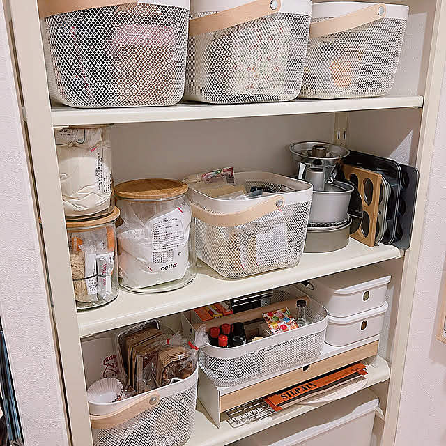 Kitchen,お菓子作り,パン作り,パントリー,製菓道具,製菓材料,ナチュラル,IKEA,雑貨,ソファ,勾配天井,マッサージチェア,新築,平屋,タイルデッキ,レースカーテン,おやつ作り,ミニチュアダックス,お気に入りの器,ペットと暮らす家,吊り扉,子供のいる暮らし,LDK25畳,お庭のある暮らし,ペットのいる暮らし,セキスイハイムグランツーユー,AS880 miilukeの部屋