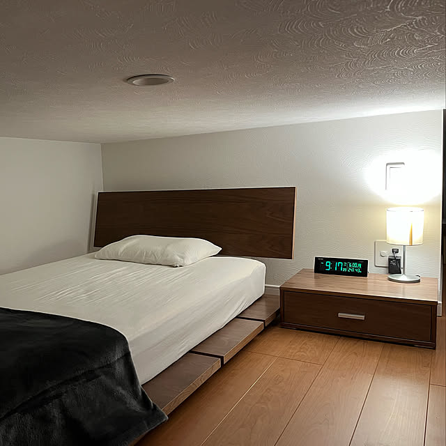 IKEA,一人暮らし,ローベッドスタイル,デジタル時計,Bedroom elegia88の部屋