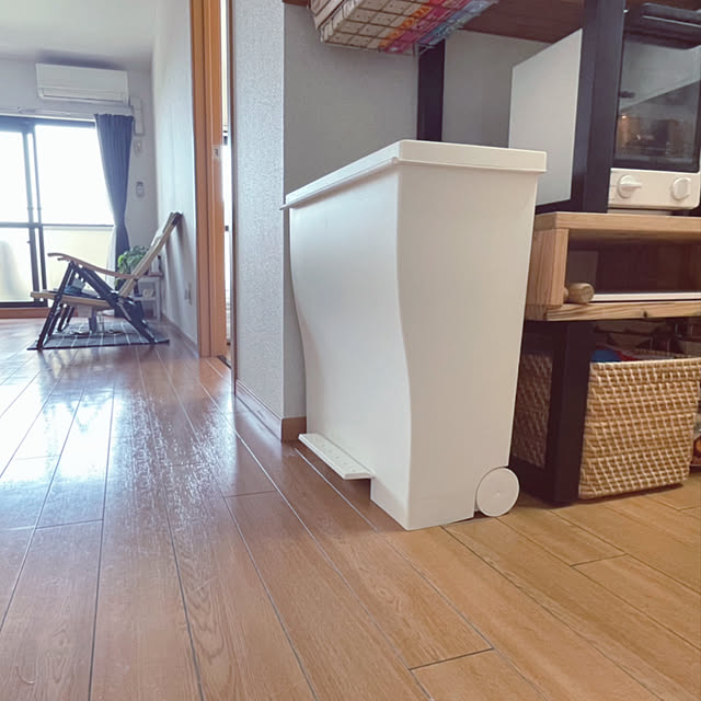 無印良品,ゴミ箱,ニトリ,RoomClipショッピング,『RCカントリー倶楽部☆』,グリーンのある暮らし,DIY,ユーカリ,丁寧な暮らし,2LDK,賃貸マンション,断捨離,シンプル,アウトドアリビング,賃貸,2人暮らし,Kitchen,クードのゴミ箱 akoの部屋
